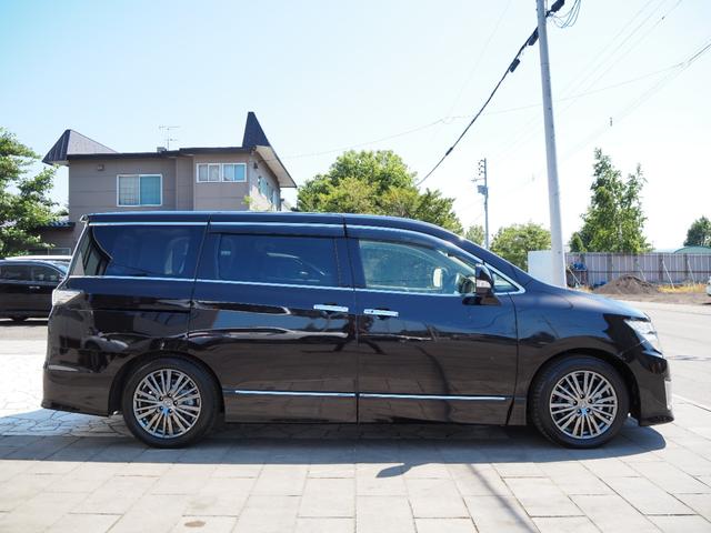 エルグランド ライダー　黒本革シート　４ＷＤ♪２５００ｃｃ♪寒冷地仕様♪黒本革Ｓヒーター♪純正ＨＤＤ♪ＴＶ♪ＢＴ♪後席Ｍ♪両側パワスラ♪電動Ｒゲート♪１年保証♪（5枚目）