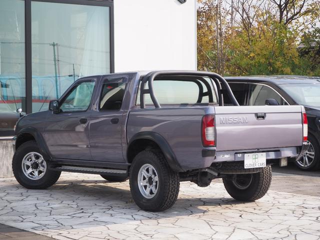 ダットサンピックアップ 　ＡＤダブルキャブ４ＷＤ・修復歴軽度・最終型ディーゼル・下回りサビ少ない・新品ＡＴタイヤ・社外メモリーナビ・フルセグ・ＵＳＢ・ＥＴＣ・エアコン・ロールバー・荷台チッピング塗装（9枚目）