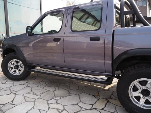 ダットサンピックアップ 　ＡＤダブルキャブ４ＷＤ・修復歴軽度・最終型ディーゼル・下回りサビ少ない・新品ＡＴタイヤ・社外メモリーナビ・フルセグ・ＵＳＢ・ＥＴＣ・エアコン・ロールバー・荷台チッピング塗装（13枚目）