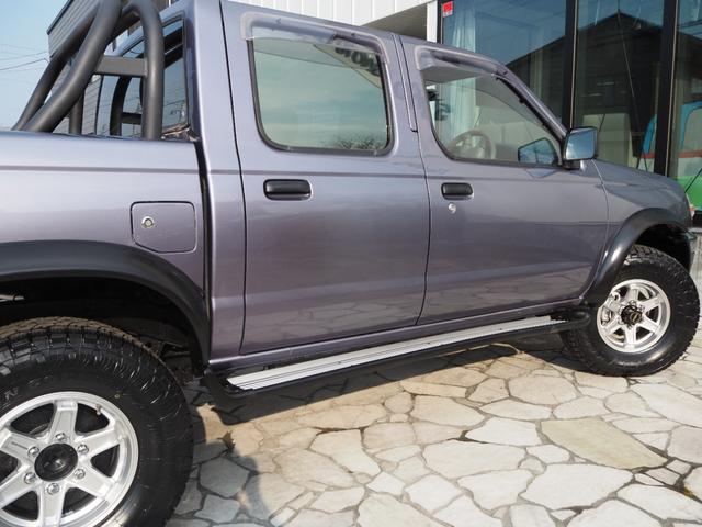 ダットサンピックアップ 　ＡＤダブルキャブ４ＷＤ・修復歴軽度・最終型ディーゼル・下回りサビ少ない・新品ＡＴタイヤ・社外メモリーナビ・フルセグ・ＵＳＢ・ＥＴＣ・エアコン・ロールバー・荷台チッピング塗装（14枚目）