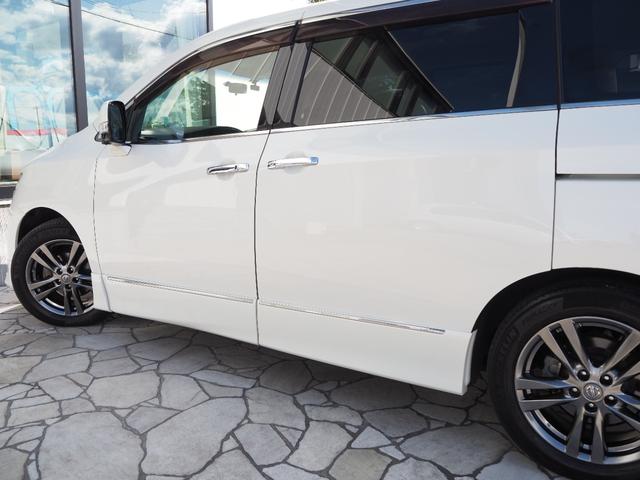 悪天候の際でも、明るく暖かいガレージもございますので、ゆっくりとご覧頂けます♪