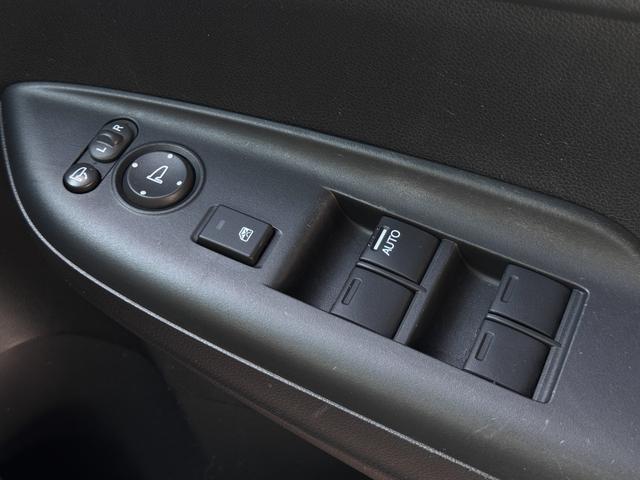 フィットハイブリッド Ｆ　ホンダセンシング　レーダクルーズ　ケンウッドナビ　Ｂｌｕｅｔｏｏｔｈ　ＥＴＣ　シティブレーキアクティブシステム　スマートキー　プッシュスタート　スペアキー　社外１５インチアルミホイール　フロントフォグ（30枚目）