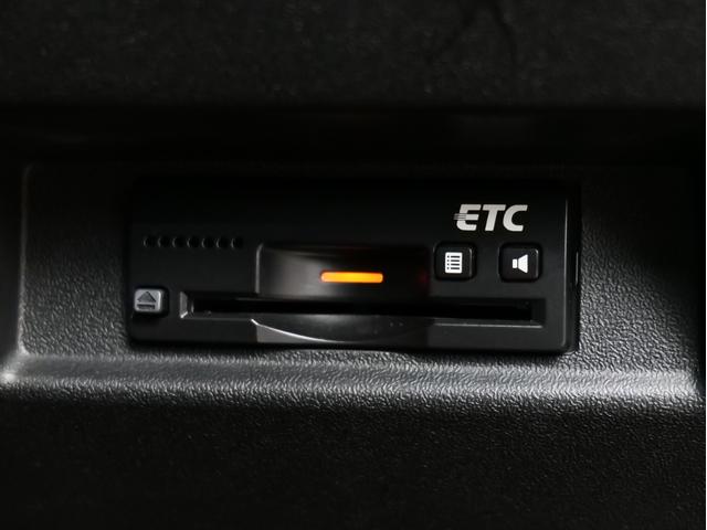 ジムニー ＸＣ　本州仕入れ　リフトアップ　社外マフラー　サイドステップ　パナソニックナビ　フルセグ　ＣＤ　ＤＶＤ　バックカメラ　ＥＴＣ　ドライブレコーダー　シートヒーター　ＬＥＤヘッドライト　フォグライト　クルコン（8枚目）