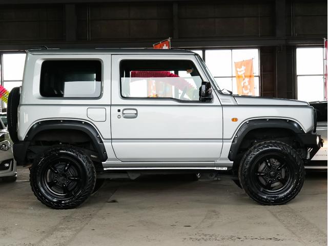 ５ＭＴ　リフトアップ　外バンパー　外１６インチＡＷ　ジオランダーＭ／Ｔ　革調シートカバー　カロッツェリアディスプレイオーディオ　Ｂｌｕｅｔｏｏｔｈ　セーフティサポート付　スマートキー　プッシュスタート