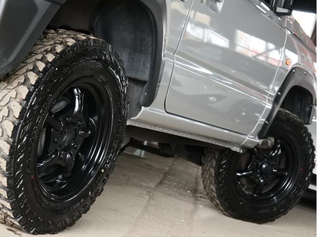 ５ＭＴ　リフトアップ　外バンパー　外１６インチＡＷ　ジオランダーＭ／Ｔ　革調シートカバー　カロッツェリアディスプレイオーディオ　Ｂｌｕｅｔｏｏｔｈ　セーフティサポート付　スマートキー　プッシュスタート