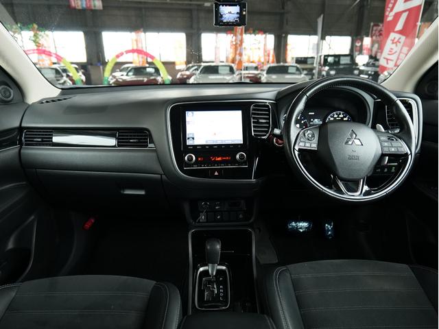 ワンオーナー　夏冬タイヤ付　マルチアラウンドモニター／フルセグ／Ｂｌｕｅｔｏｏｔｈ　前後ドラレコ　　レーダークルーズコントロール　電動テールゲート　ＥＴＣ　純正１８ＡＷ　ステアリングヒーター