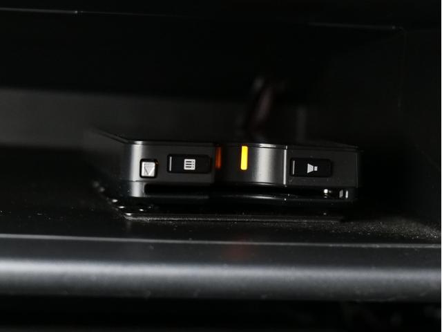 ワンオーナー　夏冬タイヤ付　マルチアラウンドモニター／フルセグ／Ｂｌｕｅｔｏｏｔｈ　前後ドラレコ　　レーダークルーズコントロール　電動テールゲート　ＥＴＣ　純正１８ＡＷ　ステアリングヒーター