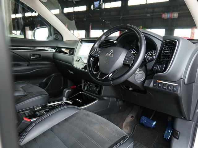 ワンオーナー　夏冬タイヤ付　マルチアラウンドモニター／フルセグ／Ｂｌｕｅｔｏｏｔｈ　前後ドラレコ　　レーダークルーズコントロール　電動テールゲート　ＥＴＣ　純正１８ＡＷ　ステアリングヒーター