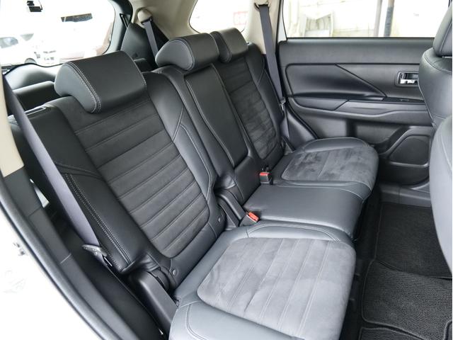 ワンオーナー　夏冬タイヤ付　マルチアラウンドモニター／フルセグ／Ｂｌｕｅｔｏｏｔｈ　前後ドラレコ　　レーダークルーズコントロール　電動テールゲート　ＥＴＣ　純正１８ＡＷ　ステアリングヒーター