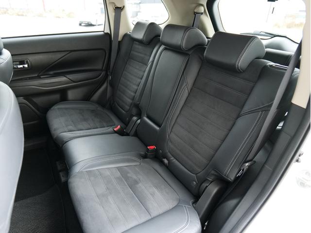 ワンオーナー　夏冬タイヤ付　マルチアラウンドモニター／フルセグ／Ｂｌｕｅｔｏｏｔｈ　前後ドラレコ　　レーダークルーズコントロール　電動テールゲート　ＥＴＣ　純正１８ＡＷ　ステアリングヒーター