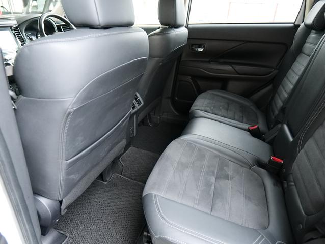 ワンオーナー　夏冬タイヤ付　マルチアラウンドモニター／フルセグ／Ｂｌｕｅｔｏｏｔｈ　前後ドラレコ　　レーダークルーズコントロール　電動テールゲート　ＥＴＣ　純正１８ＡＷ　ステアリングヒーター