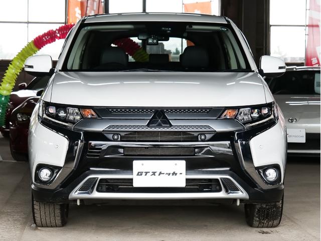 ワンオーナー　夏冬タイヤ付　マルチアラウンドモニター／フルセグ／Ｂｌｕｅｔｏｏｔｈ　前後ドラレコ　　レーダークルーズコントロール　電動テールゲート　ＥＴＣ　純正１８ＡＷ　ステアリングヒーター