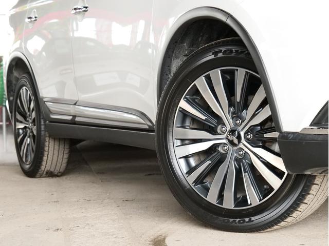 ワンオーナー　夏冬タイヤ付　マルチアラウンドモニター／フルセグ／Ｂｌｕｅｔｏｏｔｈ　前後ドラレコ　　レーダークルーズコントロール　電動テールゲート　ＥＴＣ　純正１８ＡＷ　ステアリングヒーター