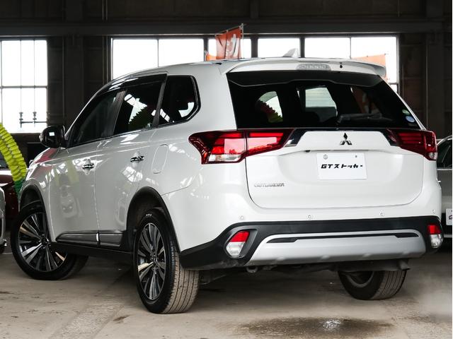 ワンオーナー　夏冬タイヤ付　マルチアラウンドモニター／フルセグ／Ｂｌｕｅｔｏｏｔｈ　前後ドラレコ　　レーダークルーズコントロール　電動テールゲート　ＥＴＣ　純正１８ＡＷ　ステアリングヒーター