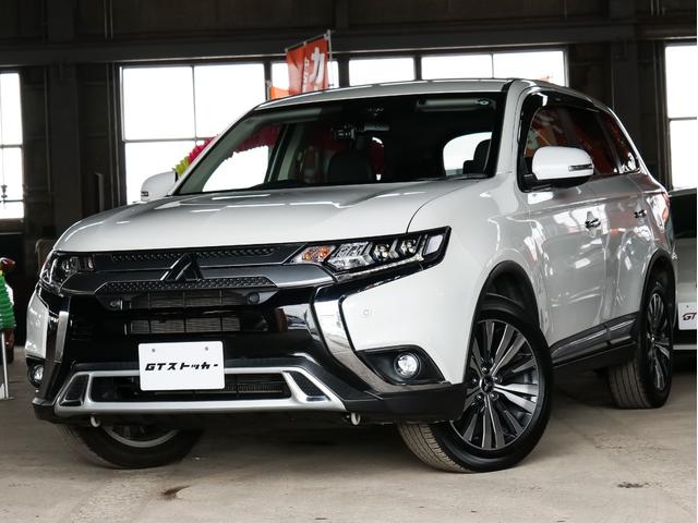 ワンオーナー　夏冬タイヤ付　マルチアラウンドモニター／フルセグ／Ｂｌｕｅｔｏｏｔｈ　前後ドラレコ　　レーダークルーズコントロール　電動テールゲート　ＥＴＣ　純正１８ＡＷ　ステアリングヒーター