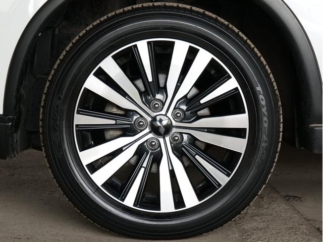 ワンオーナー　夏冬タイヤ付　マルチアラウンドモニター／フルセグ／Ｂｌｕｅｔｏｏｔｈ　前後ドラレコ　　レーダークルーズコントロール　電動テールゲート　ＥＴＣ　純正１８ＡＷ　ステアリングヒーター