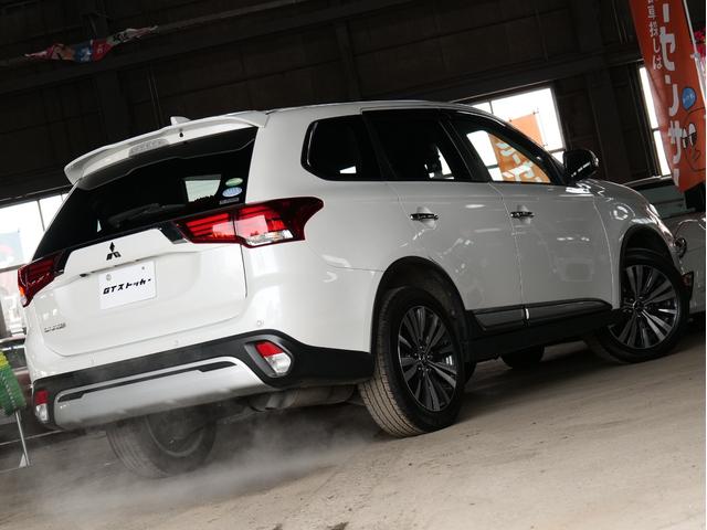 ワンオーナー　夏冬タイヤ付　マルチアラウンドモニター／フルセグ／Ｂｌｕｅｔｏｏｔｈ　前後ドラレコ　　レーダークルーズコントロール　電動テールゲート　ＥＴＣ　純正１８ＡＷ　ステアリングヒーター