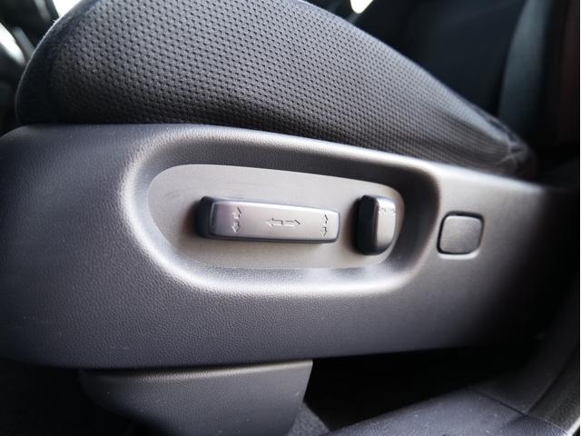 ４ＷＤ　５ＡＴ　スタッドレスタイヤ　純正ＨＤＤナビ　ＥＴＣ　電動格納ドアミラー　運転席助手席パワーシート　オートエアコン　キーレス　ミラーヒーター　ＶＳＡ