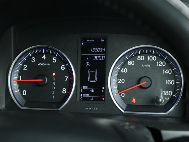 ４ＷＤ　５ＡＴ　スタッドレスタイヤ　純正ＨＤＤナビ　ＥＴＣ　電動格納ドアミラー　運転席助手席パワーシート　オートエアコン　キーレス　ミラーヒーター　ＶＳＡ