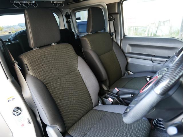 ジムニーシエラ JL 5MT リフトアップ JAOSリフトアップきっと RAYS16AW フジツボマフラー 津田レーシングエアクリ 純正8型ナビ フルセグ Bカメラ カーボン調コンビハンドル 前後ドラレコ ETC(21枚目)