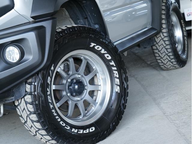 ジムニーシエラ JL 5MT リフトアップ JAOSリフトアップきっと RAYS16AW フジツボマフラー 津田レーシングエアクリ 純正8型ナビ フルセグ Bカメラ カーボン調コンビハンドル 前後ドラレコ ETC(46枚目)