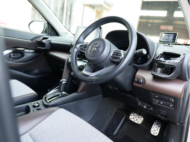 ヤリスクロス ハイブリッドＺ　ワンオーナー　リフトアップ　寒冷地仕様　夏冬タイヤセット　純正ディスプレイオーディオ／Ｂｌｕｅｔｏｏｔｈ／バックカメラ　レーダークルーズ　社外１６ＡＷ　ＢＳＭ　パワーバックドア　リアフォグ（19枚目）