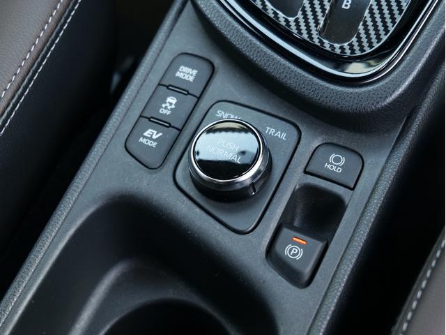 ヤリスクロス ハイブリッドＺ　ワンオーナー　リフトアップ　寒冷地仕様　夏冬タイヤセット　純正ディスプレイオーディオ／Ｂｌｕｅｔｏｏｔｈ／バックカメラ　レーダークルーズ　社外１６ＡＷ　ＢＳＭ　パワーバックドア　リアフォグ（32枚目）