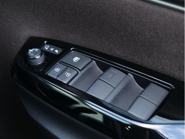 ヤリスクロス ハイブリッドＺ　ワンオーナー　リフトアップ　寒冷地仕様　夏冬タイヤセット　純正ディスプレイオーディオ／Ｂｌｕｅｔｏｏｔｈ／バックカメラ　レーダークルーズ　社外１６ＡＷ　ＢＳＭ　パワーバックドア　リアフォグ（33枚目）