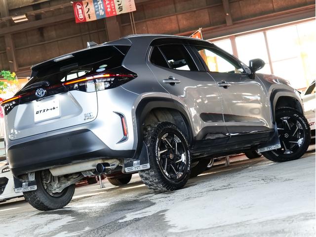 ヤリスクロス ハイブリッドＺ　ワンオーナー　リフトアップ　寒冷地仕様　夏冬タイヤセット　純正ディスプレイオーディオ／Ｂｌｕｅｔｏｏｔｈ／バックカメラ　レーダークルーズ　社外１６ＡＷ　ＢＳＭ　パワーバックドア　リアフォグ（60枚目）