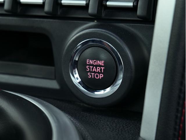 ８６ ＧＴリミテッド　６ＭＴ　ブリッツ車高調　エンケイ１８ＡＷ　ストラーダナビ／フルセグ／ＣＤ／ＤＶＤ　ブリッツマフラー　前後ドラレコ　ハーフレザーシート　シートヒーター　クルーズコントロール　リアスポ　ＬＥＤヘッドライト（22枚目）