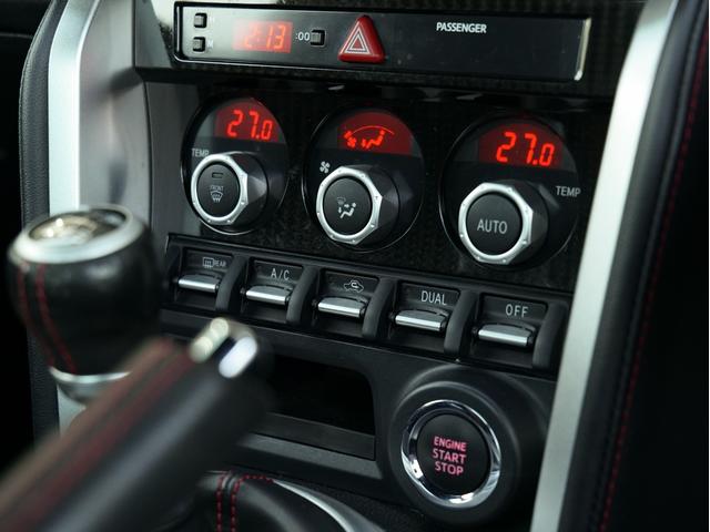 ８６ ＧＴリミテッド　６ＭＴ　ブリッツ車高調　エンケイ１８ＡＷ　ストラーダナビ／フルセグ／ＣＤ／ＤＶＤ　ブリッツマフラー　前後ドラレコ　ハーフレザーシート　シートヒーター　クルーズコントロール　リアスポ　ＬＥＤヘッドライト（29枚目）