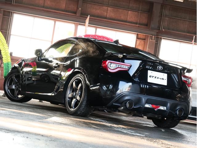 ８６ ＧＴリミテッド　６ＭＴ　ブリッツ車高調　エンケイ１８ＡＷ　ストラーダナビ／フルセグ／ＣＤ／ＤＶＤ　ブリッツマフラー　前後ドラレコ　ハーフレザーシート　シートヒーター　クルーズコントロール　リアスポ　ＬＥＤヘッドライト（44枚目）