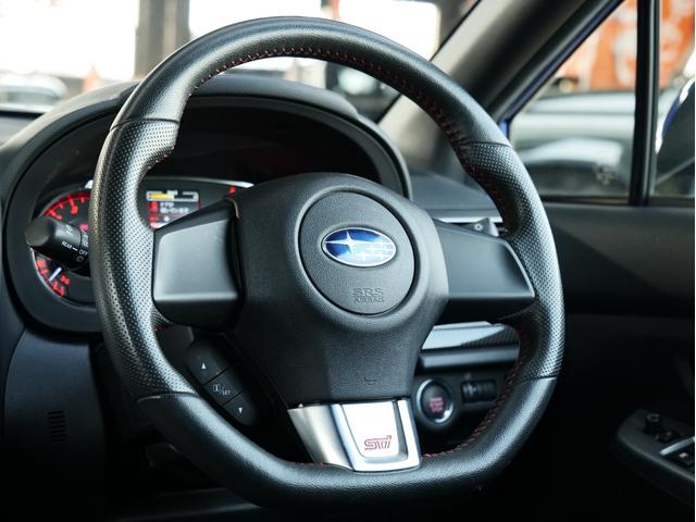 ＳＴＩフルエアロ　大型リアスポイラー　純正ＢＢＳ１８ＡＷ　カロッツェリアナビ／フルセグ／ナビ／バックカメラ　ＥＴＣ　ハーフレザーシート　スマートキー　プッシュスタート　リアフォグ　ＬＥＤヘッドライト