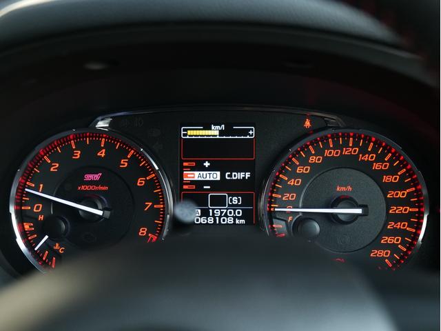 クルマは非常に複雑なものだからこそ、購入後も気軽に相談できるお世話担当になれるよう、徹底的にお客様の視点でご提案させていただきます。