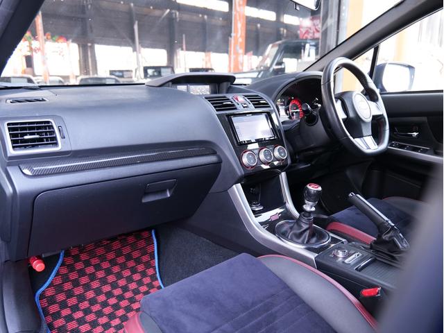 ＳＴＩフルエアロ　大型リアスポイラー　純正ＢＢＳ１８ＡＷ　カロッツェリアナビ／フルセグ／ナビ／バックカメラ　ＥＴＣ　ハーフレザーシート　スマートキー　プッシュスタート　リアフォグ　ＬＥＤヘッドライト