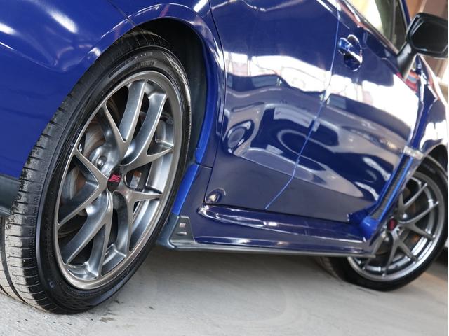 ＳＴＩフルエアロ　大型リアスポイラー　純正ＢＢＳ１８ＡＷ　カロッツェリアナビ／フルセグ／ナビ／バックカメラ　ＥＴＣ　ハーフレザーシート　スマートキー　プッシュスタート　リアフォグ　ＬＥＤヘッドライト