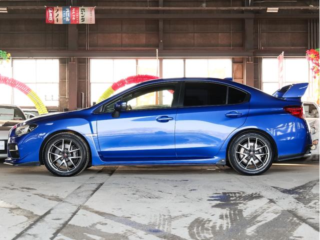 ＳＴＩフルエアロ　大型リアスポイラー　純正ＢＢＳ１８ＡＷ　カロッツェリアナビ／フルセグ／ナビ／バックカメラ　ＥＴＣ　ハーフレザーシート　スマートキー　プッシュスタート　リアフォグ　ＬＥＤヘッドライト