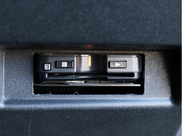 ジムニー ＸＣ　５ＭＴ　ワンオーナー　リフトアップ　ナビ／フルセグ／Ｂカメラ／ＤＶＤ／ＣＤ／Ｂｌｕｅｔｏｏｔｈ　デジタルミラー　フロントカメラ　ショートバンパー　ＲＹＡＳ１６ＡＷ　外マフラー　ゼロ１０００チャンバー（12枚目）