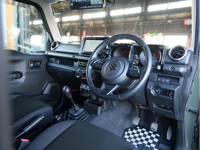 ジムニー ＸＣ　５ＭＴ　ワンオーナー　リフトアップ　ナビ／フルセグ／Ｂカメラ／ＤＶＤ／ＣＤ／Ｂｌｕｅｔｏｏｔｈ　デジタルミラー　フロントカメラ　ショートバンパー　ＲＹＡＳ１６ＡＷ　外マフラー　ゼロ１０００チャンバー（19枚目）