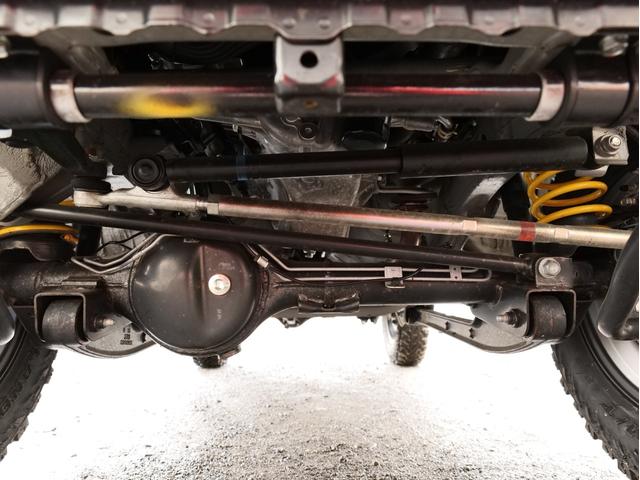 ジムニー ＸＣ　５ＭＴリフトアップ　外１６ＡＷ　ジオランダーＭ／Ｔ　ショートバンパー　クルーズコントロール　シートヒーター　ケンウッドＣＤ／ＵＳＢ／Ｂｌｕｅｔｏｏｔｈオーディオ　ＬＥＤヘッドライト　フォグライト（8枚目）