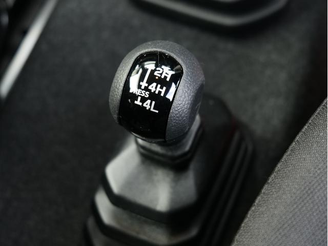 ジムニー ＸＣ　５ＭＴリフトアップ　外１６ＡＷ　ジオランダーＭ／Ｔ　ショートバンパー　クルーズコントロール　シートヒーター　ケンウッドＣＤ／ＵＳＢ／Ｂｌｕｅｔｏｏｔｈオーディオ　ＬＥＤヘッドライト　フォグライト（12枚目）