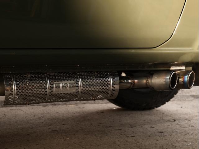 ジムニー XC 5MT モンスターリフトアップ サイド出しHKSマフラー RAYS16AW カロッツェリアナビ/DVD/Bluetooth クルコン ベースキャリア シートヒーター LEDヘッドライト フォグライト(12枚目)