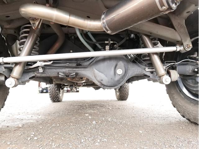 ジムニーシエラ ＪＬ　４ＡＴ　本州仕入れ　リフトアップ　レイズ１６インチアルミ　ルーフラック　リアラダー　ボンネットバイザー　社外マフラー　ナビ　フルセグ　Ｂｌｕｅｔｏｏｔｈ　バックカメラ　ＥＴＣ　ドラレコ　ＩＰＦフォグ（12枚目）