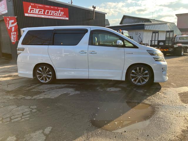 ヴェルファイアハイブリッド ＺＲ　Ｇエディション　４ＷＤ　ＴＶ付ナビ　バックカメラ　全周囲カメラ　スマートキー　エンジンスターター　サンルーフ　パワーシート　オットマン　シートヒーター　両側パワースライドドア　スタッドレスタイヤ付　２年保証付き（5枚目）