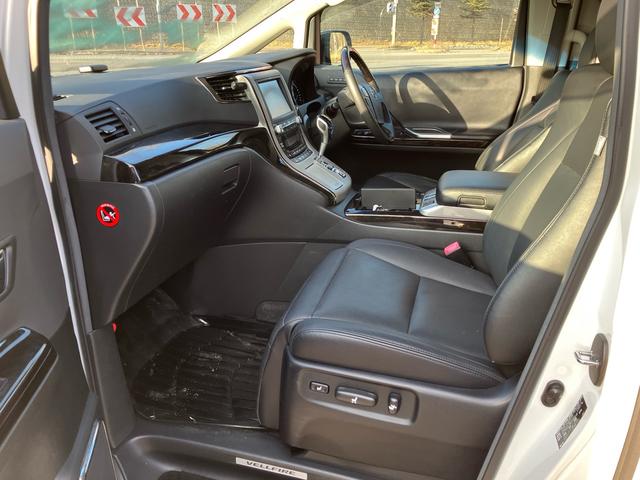 ヴェルファイアハイブリッド ＺＲ　Ｇエディション　４ＷＤ　ＴＶ付ナビ　バックカメラ　全周囲カメラ　スマートキー　エンジンスターター　サンルーフ　パワーシート　オットマン　シートヒーター　両側パワースライドドア　スタッドレスタイヤ付　２年保証付き（11枚目）