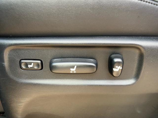 ヴェルファイアハイブリッド ＺＲ　Ｇエディション　４ＷＤ　ＴＶ付ナビ　バックカメラ　全周囲カメラ　スマートキー　エンジンスターター　サンルーフ　パワーシート　オットマン　シートヒーター　両側パワースライドドア　スタッドレスタイヤ付　２年保証付き（13枚目）