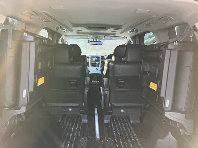 ヴェルファイアハイブリッド ＺＲ　Ｇエディション　４ＷＤ　ＴＶ付ナビ　バックカメラ　全周囲カメラ　スマートキー　エンジンスターター　サンルーフ　パワーシート　オットマン　シートヒーター　両側パワースライドドア　スタッドレスタイヤ付　２年保証付き（18枚目）