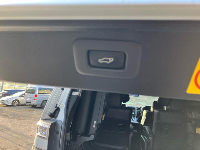 ヴェルファイアハイブリッド ＺＲ　Ｇエディション　４ＷＤ　ＴＶ付ナビ　バックカメラ　全周囲カメラ　スマートキー　エンジンスターター　サンルーフ　パワーシート　オットマン　シートヒーター　両側パワースライドドア　スタッドレスタイヤ付　２年保証付き（20枚目）