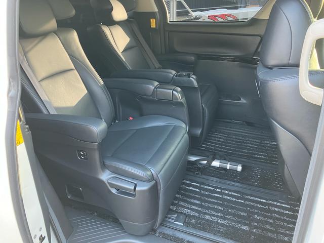 ヴェルファイアハイブリッド ＺＲ　Ｇエディション　４ＷＤ　ＴＶ付ナビ　バックカメラ　全周囲カメラ　スマートキー　エンジンスターター　サンルーフ　パワーシート　オットマン　シートヒーター　両側パワースライドドア　スタッドレスタイヤ付　２年保証付き（21枚目）