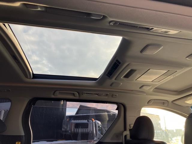 ヴェルファイアハイブリッド ＺＲ　Ｇエディション　４ＷＤ　ＴＶ付ナビ　バックカメラ　全周囲カメラ　スマートキー　エンジンスターター　サンルーフ　パワーシート　オットマン　シートヒーター　両側パワースライドドア　スタッドレスタイヤ付　２年保証付き（23枚目）